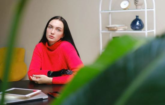 喜欢的人有女朋友，还和我发生关系，他是什么意思？