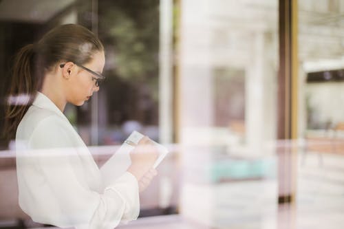 女情人突然说以后不见面了,拉黑后如何正确挽回 女情人突然说以后不见面了,拉黑后如何正确挽回