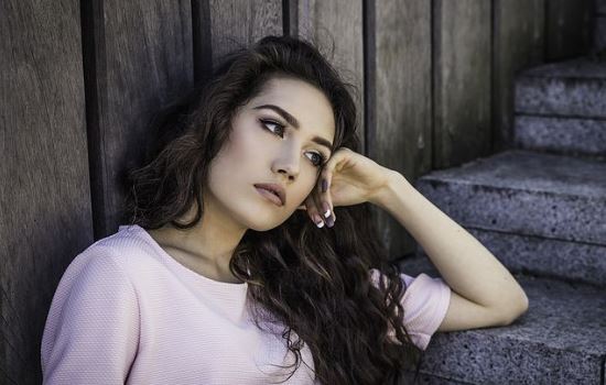 和女朋友聊天话题大全，和女生聊天开场白聊天技巧