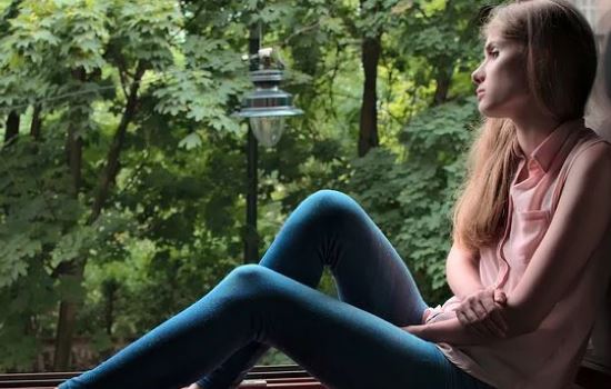 为什么女生主动抱我，我表白却遭到拒绝？应该怎么谈恋爱