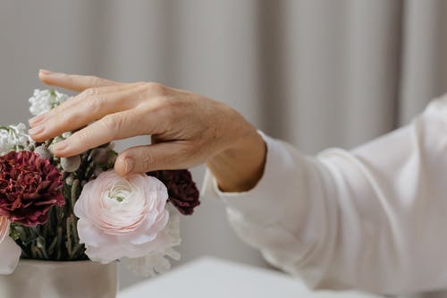 遇到问题，女友总不找我帮忙怎么回事？怎么对待总是不找你的女朋友？