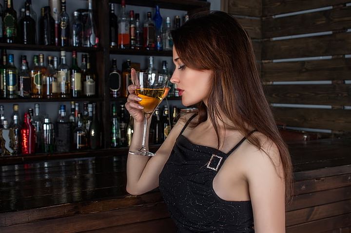 分手后怎么哄女孩挽回，教你三招顺利挽回女友