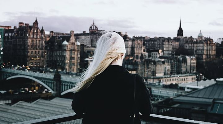 前女友跟我聊天但是不愿意复合