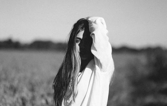 女生彻底放下的表现，死心也能挽回她的策略