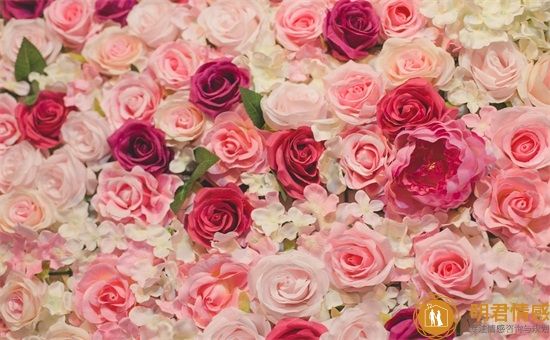 第一次约会送女生什么花,恋爱的第一束花送什么 第一次约会送女生什么花,恋爱的第一束花送什么