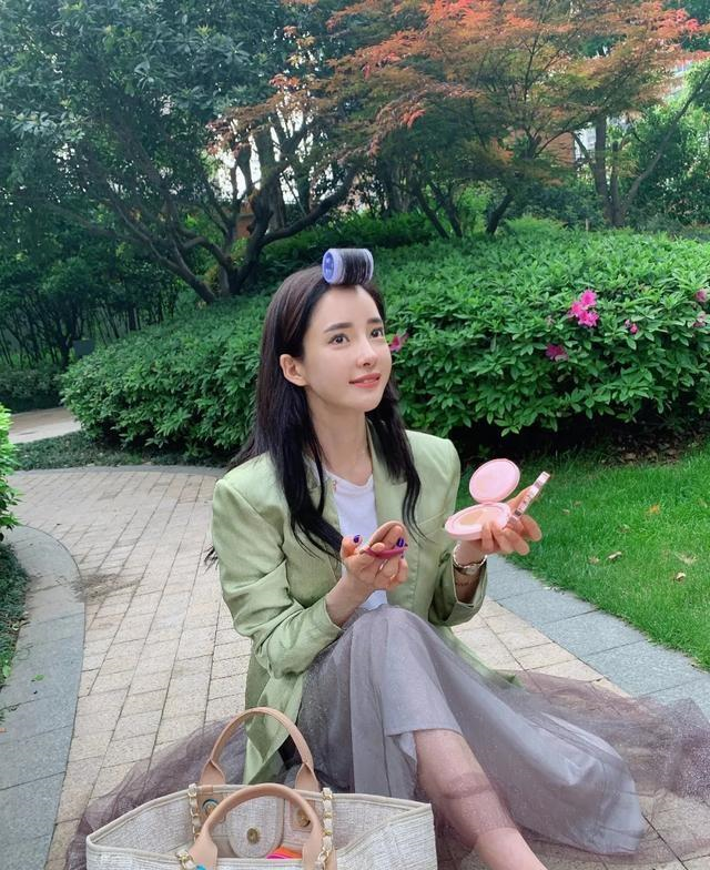 花10亿整成Baby的潘南奎，没想到却在抖音坐拥400万粉丝