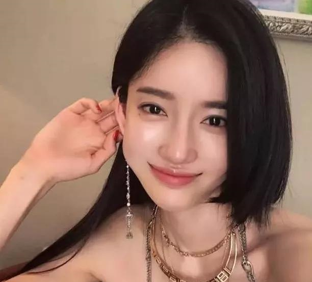 花10亿整成Baby的潘南奎，没想到却在抖音坐拥400万粉丝